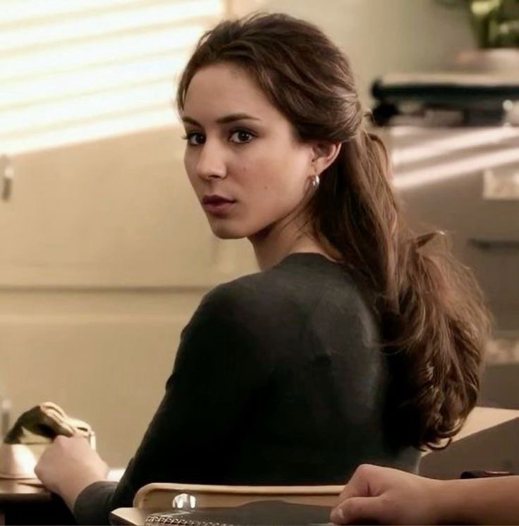 What Would Spencer Hastings Read? A Book List Inspired by the “Pretty Little Liars”&nbsp;Overachiever