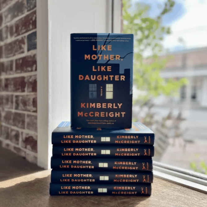 Book Review: Like Mother, Like Daughter by Kimberly&nbsp;McCreight